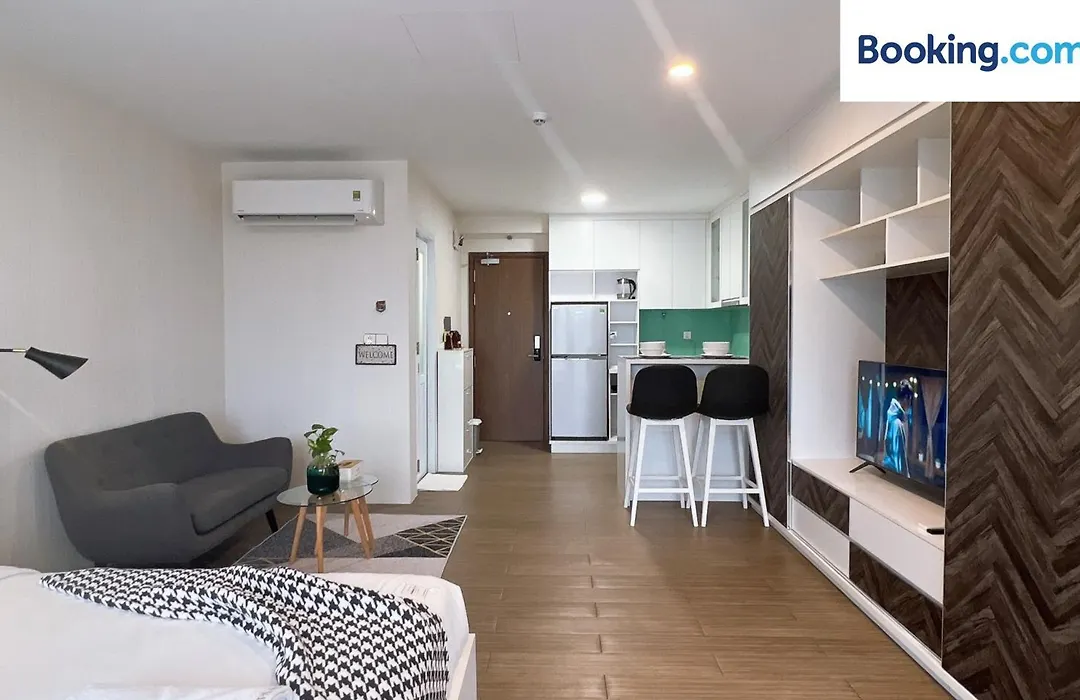 Blissful Apartment - Masteri Millennium - Free Infinity Pool-1